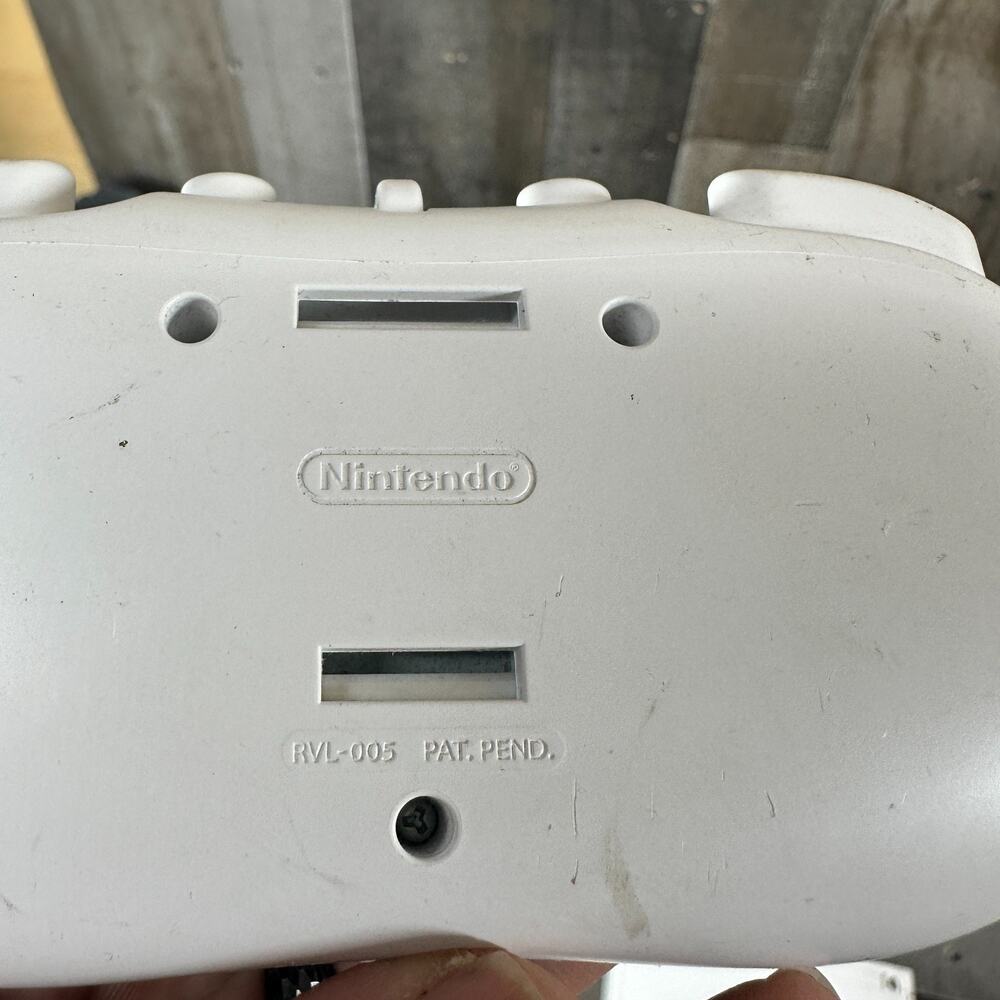 Official Nintendo Wii Pro Controller Classic White RVL-005 OEM Tested - Picture 3 of 6